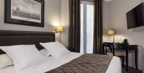 hotel room image