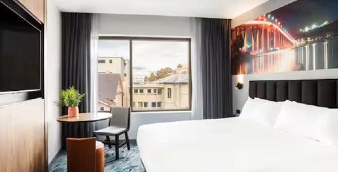 hotel room image