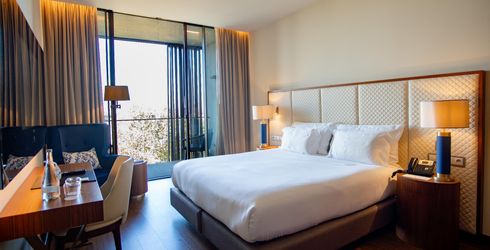 hotel room image