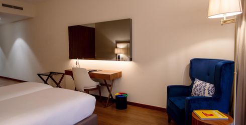 hotel room image