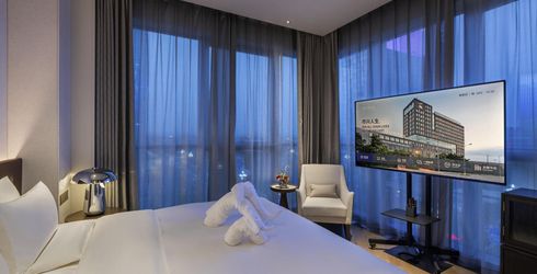 hotel room image