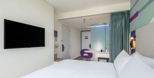 hotel room image