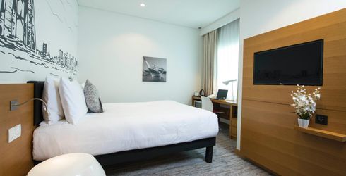 hotel room image