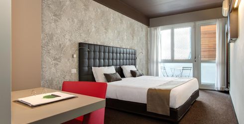hotel room image