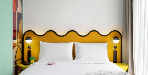 hotel room image