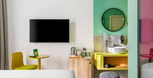 hotel room image