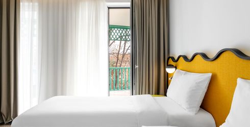 hotel room image