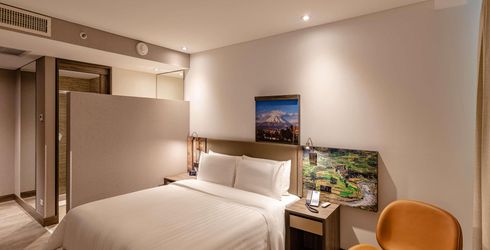hotel room image