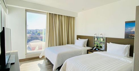 hotel room image