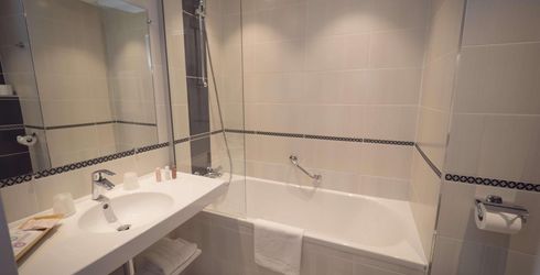 hotel room image