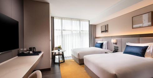 hotel room image