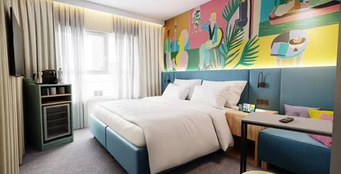 hotel room image