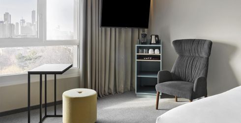 hotel room image