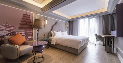 hotel room image