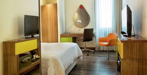 hotel room image