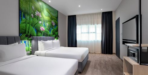 hotel room image