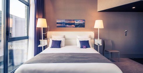 hotel room image