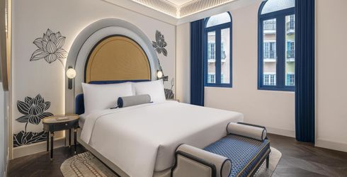 hotel room image
