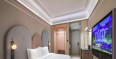 hotel room image