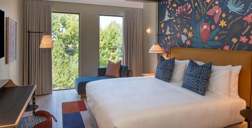 hotel room image