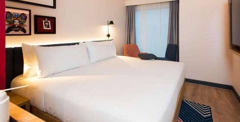 hotel room image