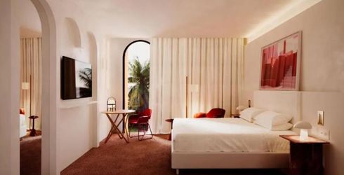 hotel room image