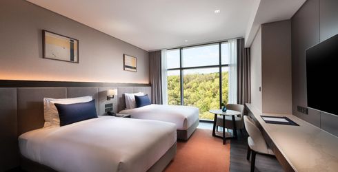 hotel room image