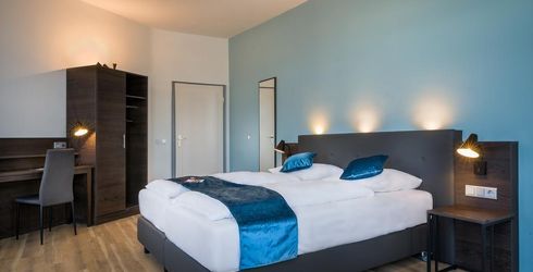 hotel room image