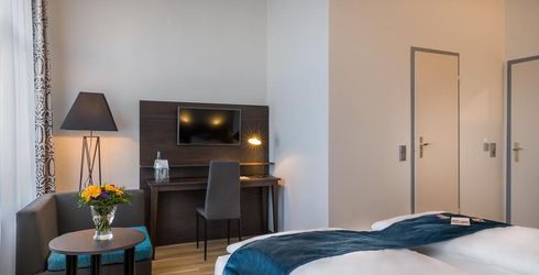 hotel room image