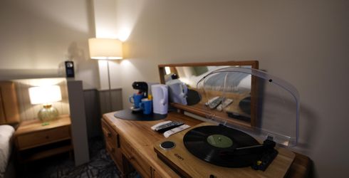 hotel room image
