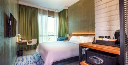 hotel room image