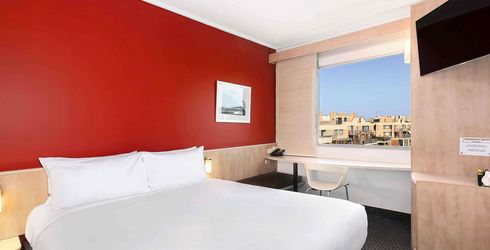 hotel room image