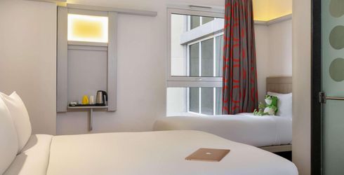 hotel room image