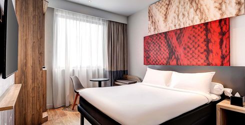 hotel room image