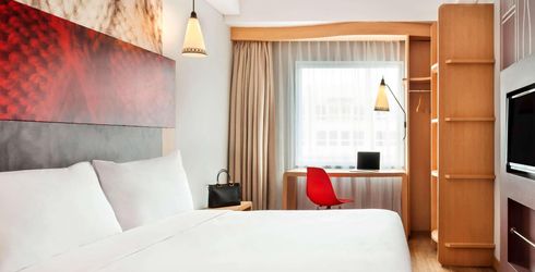 hotel room image