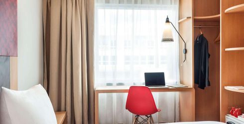 hotel room image