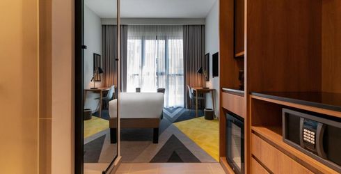 hotel room image