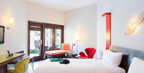hotel room image