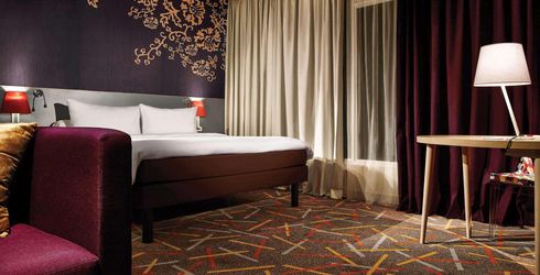 hotel room image
