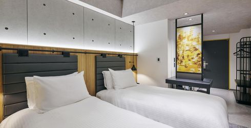 hotel room image