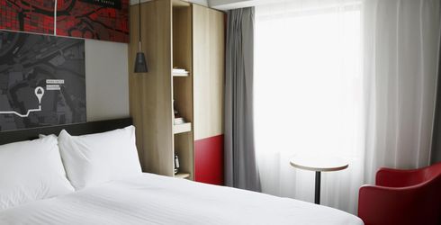 hotel room image