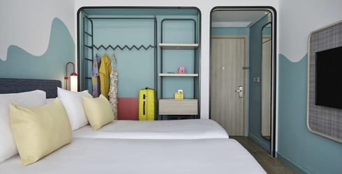 hotel room image
