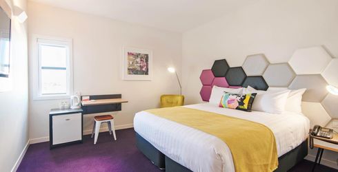 hotel room image