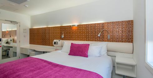 hotel room image