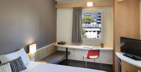 hotel room image