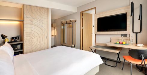 hotel room image
