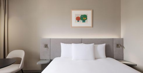 hotel room image