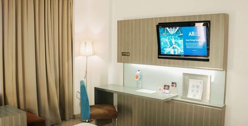 hotel room image