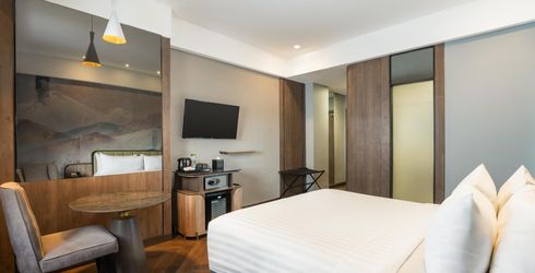 hotel room image