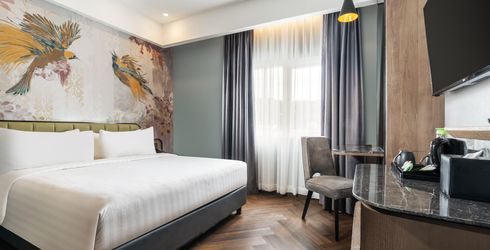 hotel room image